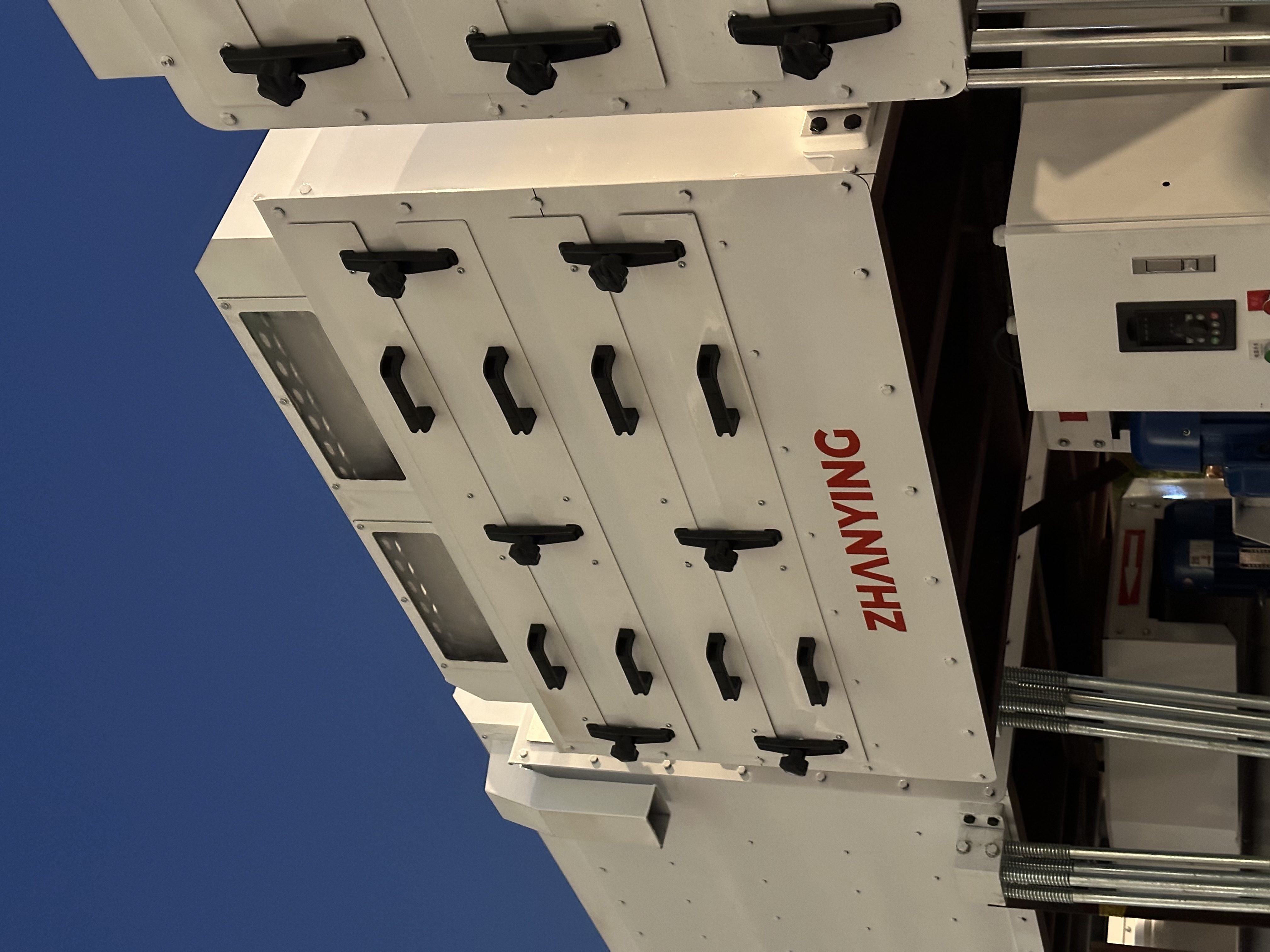 展鹰粮机 - 工厂实拍